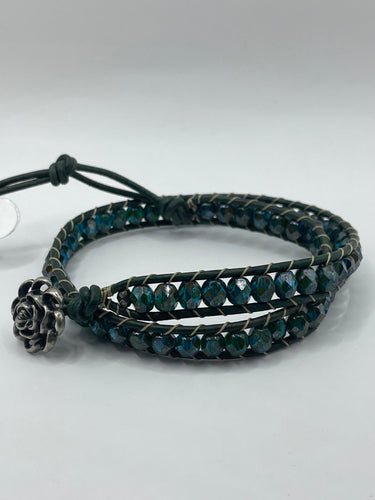 Handmade green leather and beaded bracelet